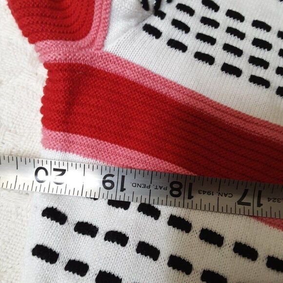 Alfred Dunner Women's Sweater size M Textured Chevron Asymmetrical Hem - Picture 9 of 10